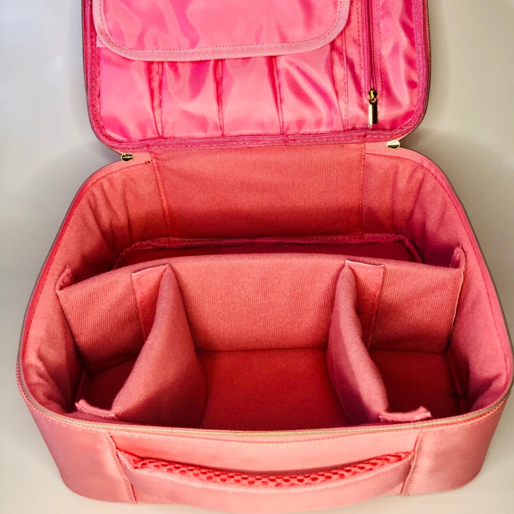 UP&GEO Cosmetics Case in Bubble Gum Pink - Picture 10 of 16
